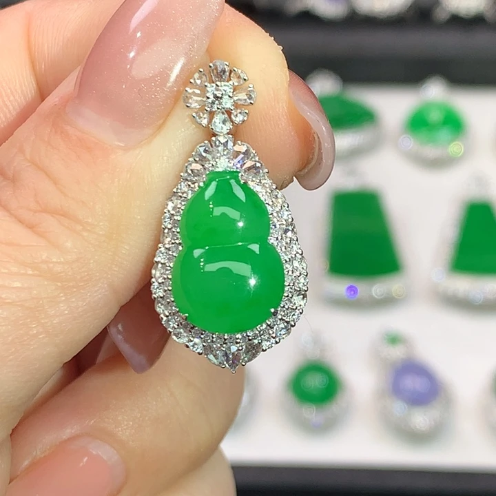 翡翠吊坠(不含链)18K金镶嵌