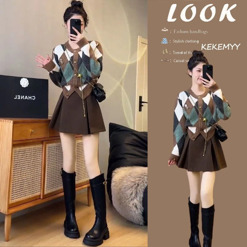 春季温柔系穿搭女2025新款时尚气质菱格针织衫毛衣半身裙两件套装