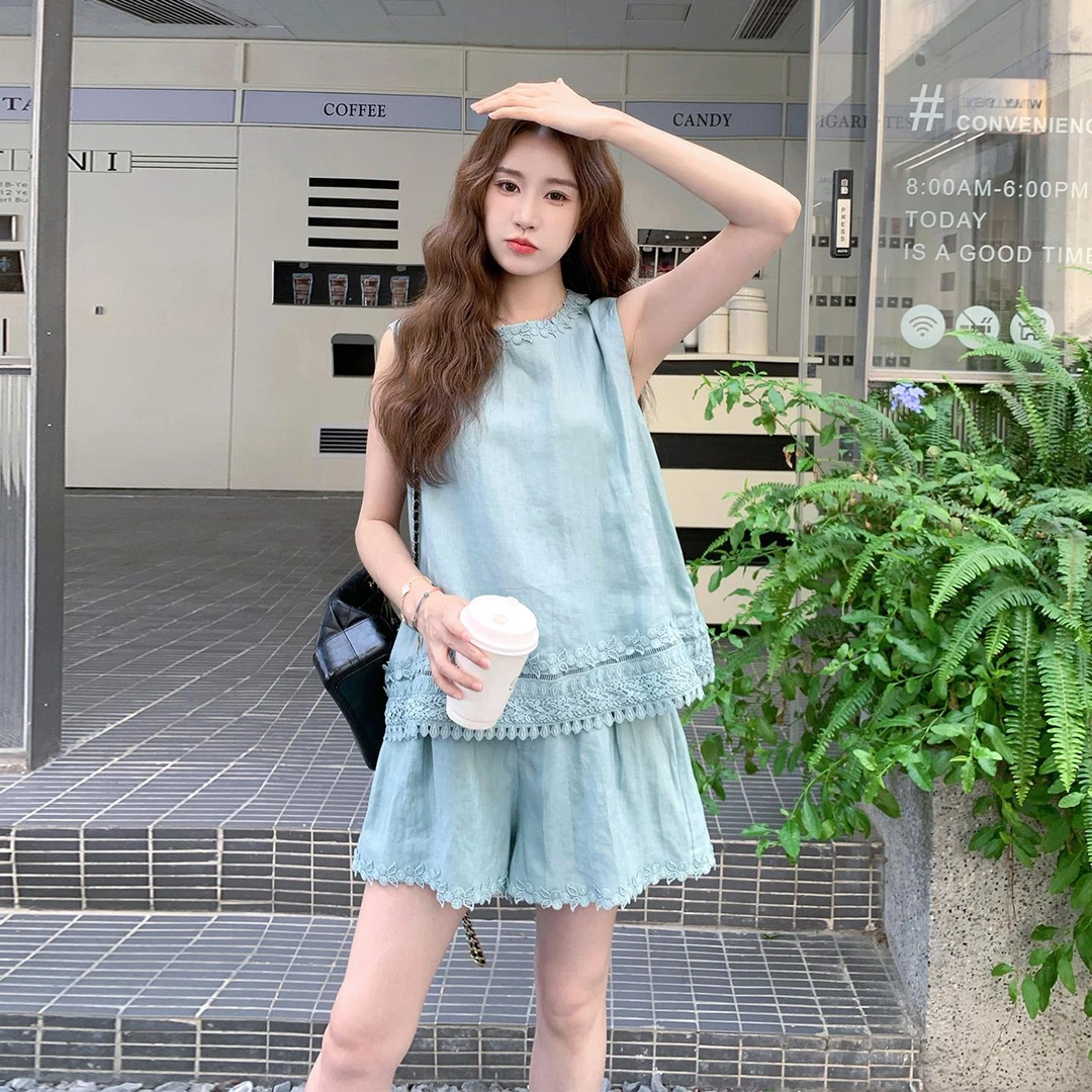 夏日ootd穿搭棉麻休闲套装女2025新款花边拼接无袖背心短裤两件套