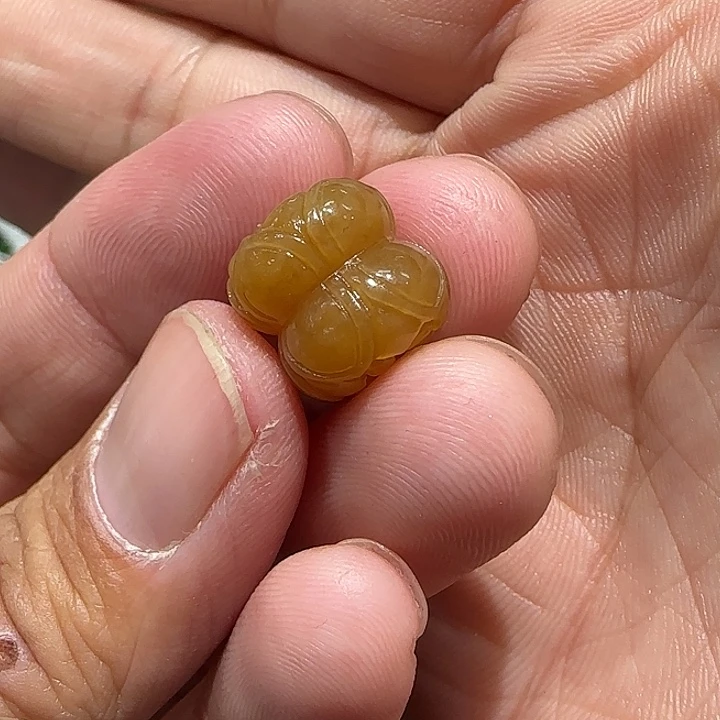 和田玉（糖玉）未镶嵌颈饰