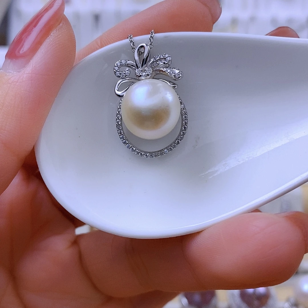 淡水珍珠吊坠(赠链)银S925镶嵌