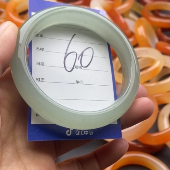 石英质玉未镶嵌手镯