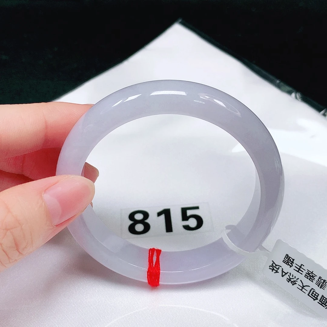 翡翠手镯未镶嵌翡翠手镯未镶嵌