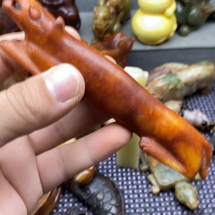 未镶嵌蛇纹石玉颈饰