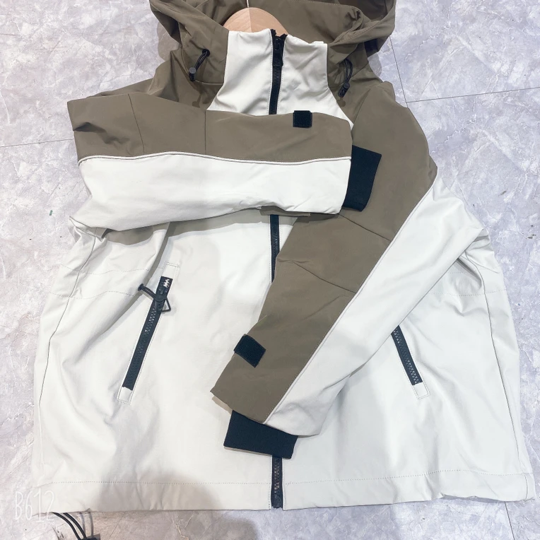 8706童装袖子撞色外套
