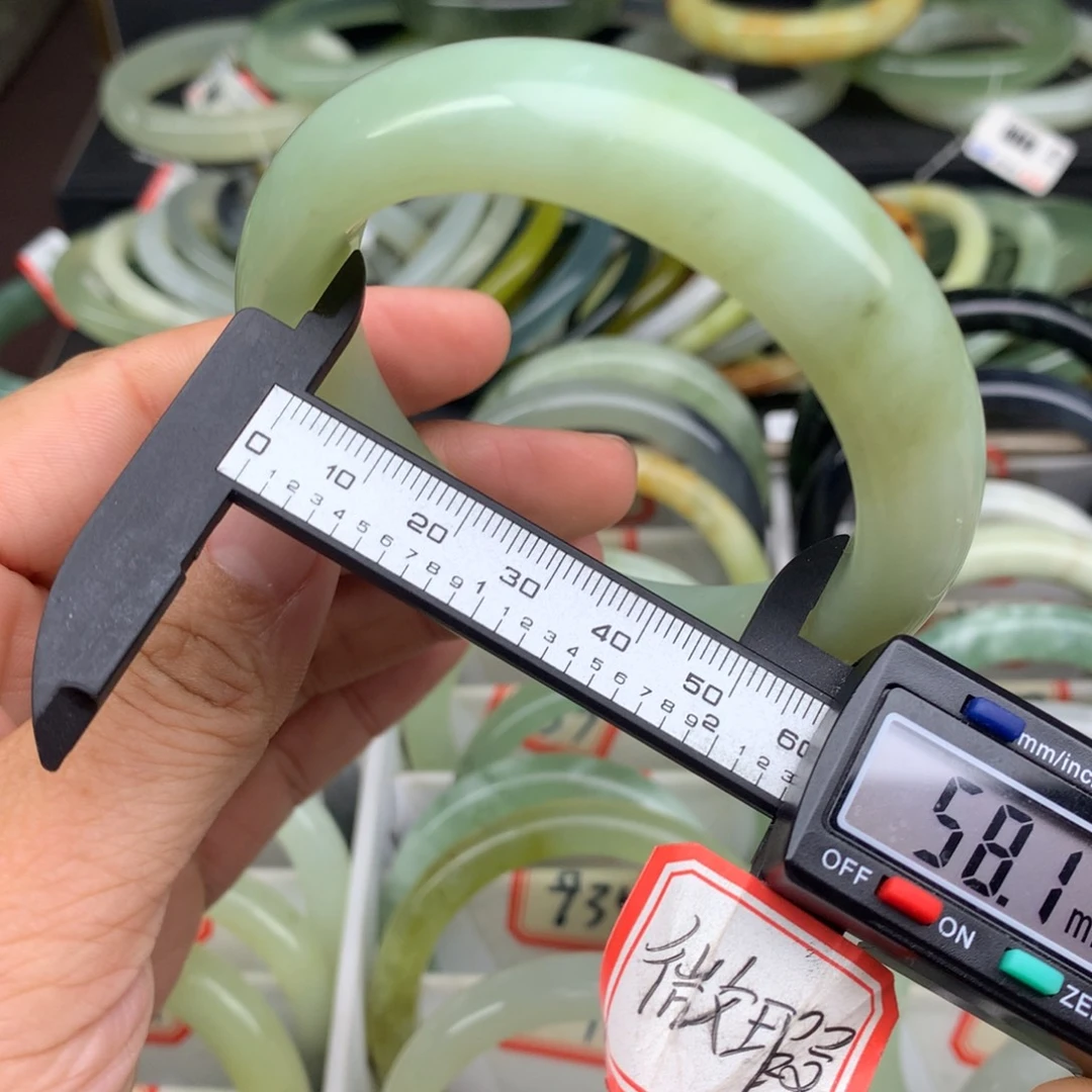 未镶嵌蛇纹石玉手镯929
