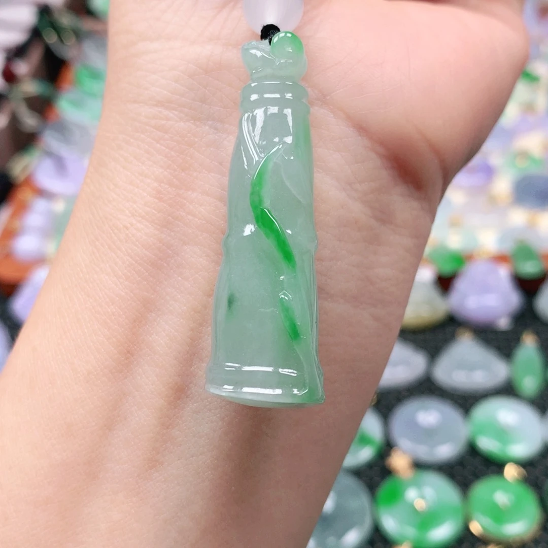 吊坠(不含链)18K金镶嵌翡翠