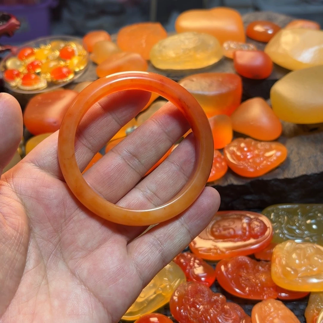 石英质玉手镯未镶嵌清****）