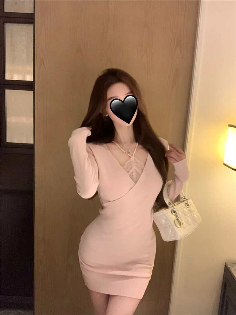 陷入温柔 纯欲交叉领连衣裙女收腰显瘦针织裙温柔包臀裙+蕾丝bra