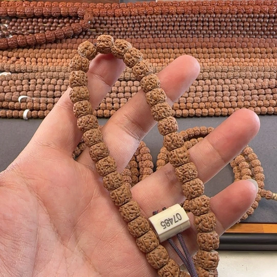 爱***泥吊坠金刚菩提黄点龙