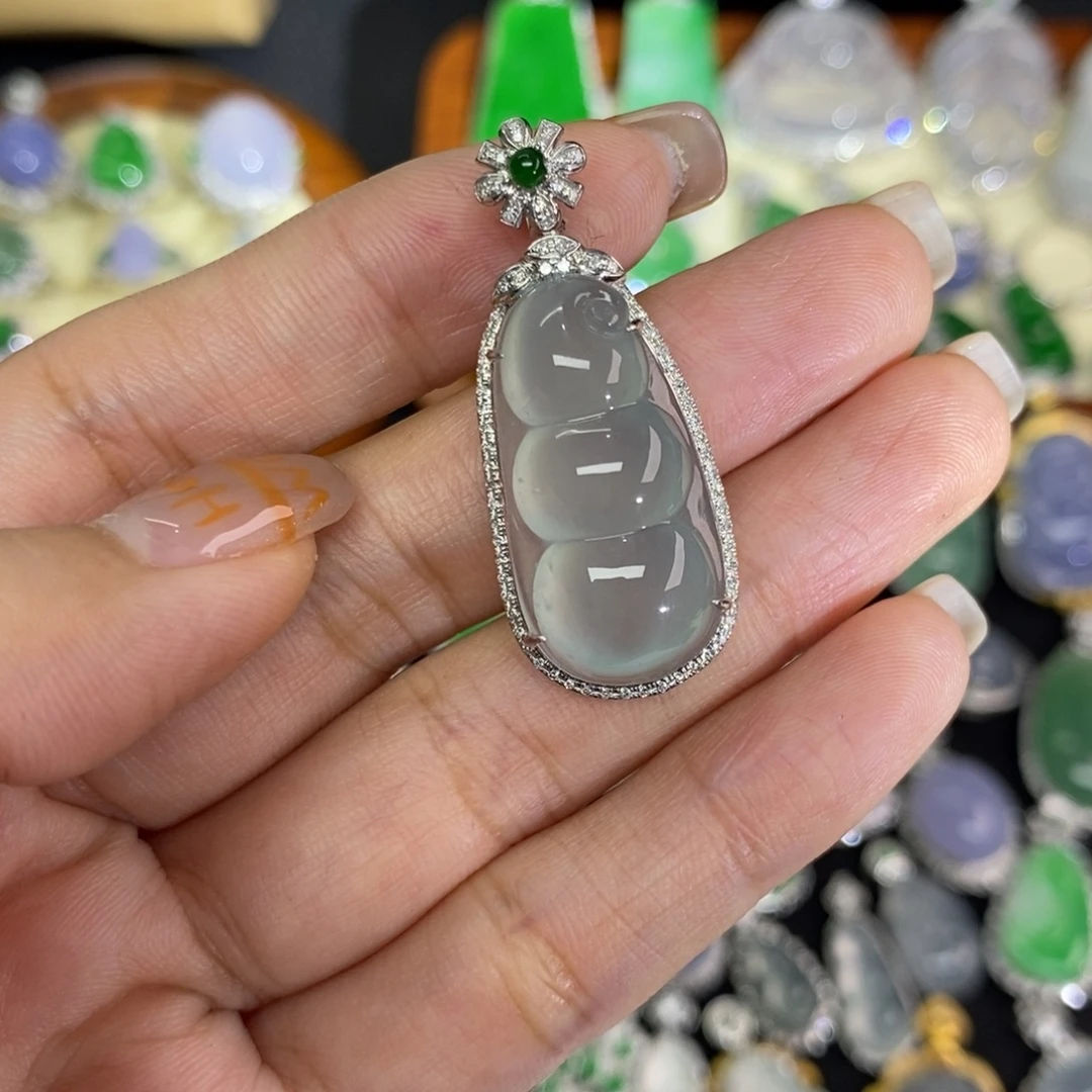 翡翠18K金镶嵌颈饰A货翡翠