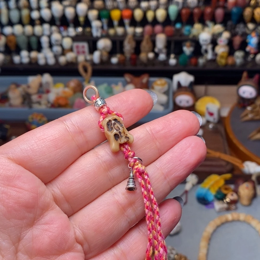 随***人铜铁合金类小吊坠