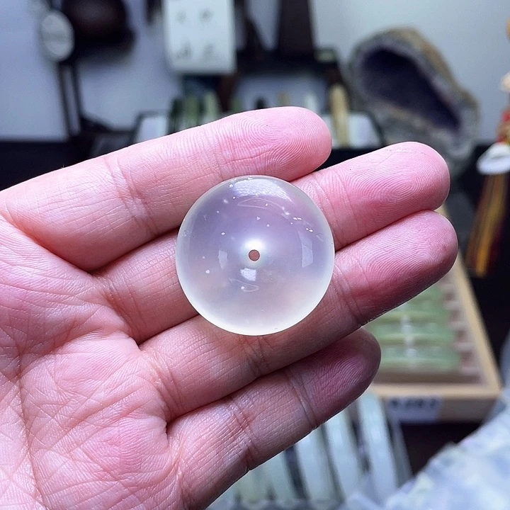 蛇纹石玉颈饰未镶嵌绞****字