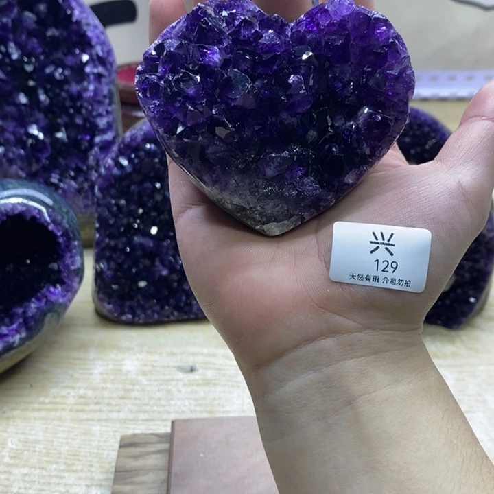 紫晶未镶嵌大型摆件（非配饰）