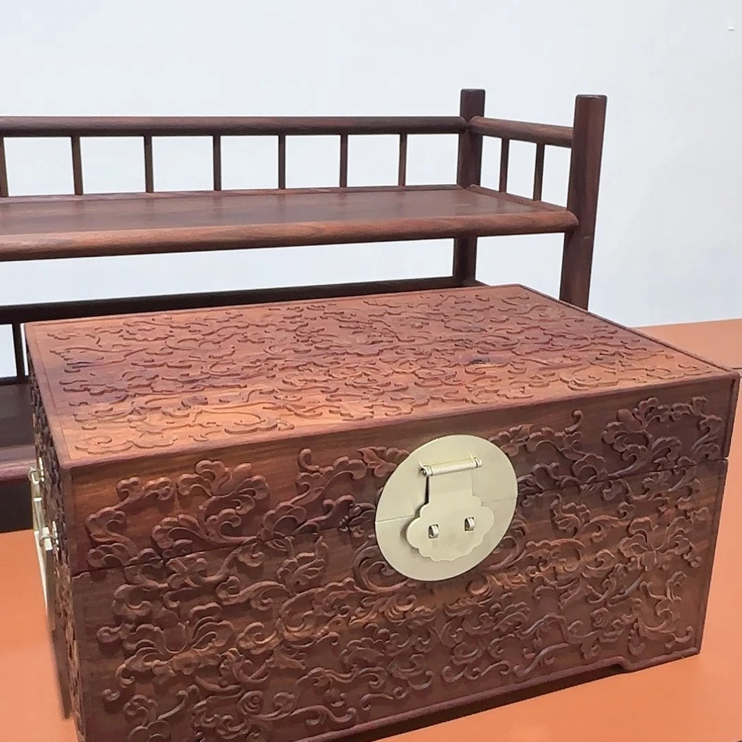 紫檀木类端景台血檀西番莲首饰盒