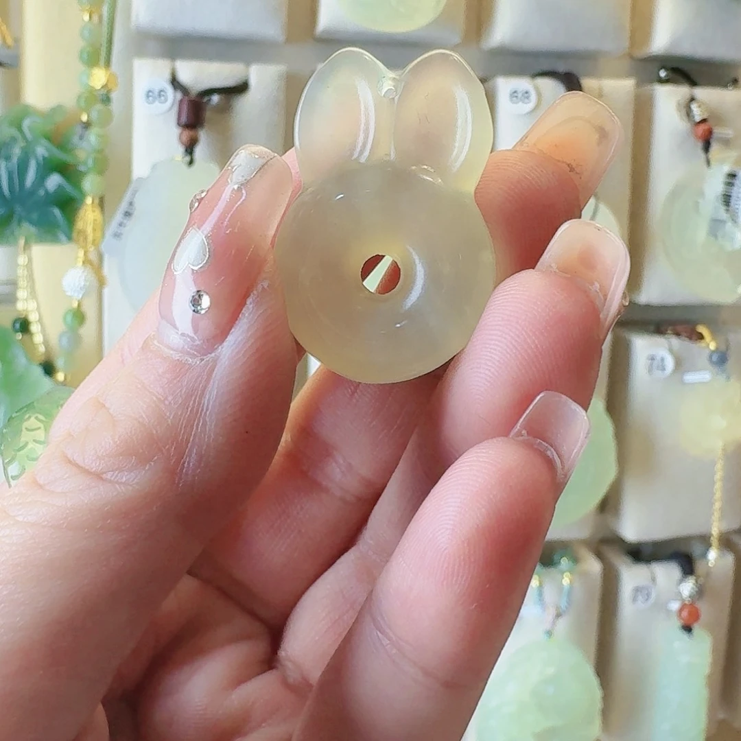 蛇纹石玉微瑕兔子未镶嵌