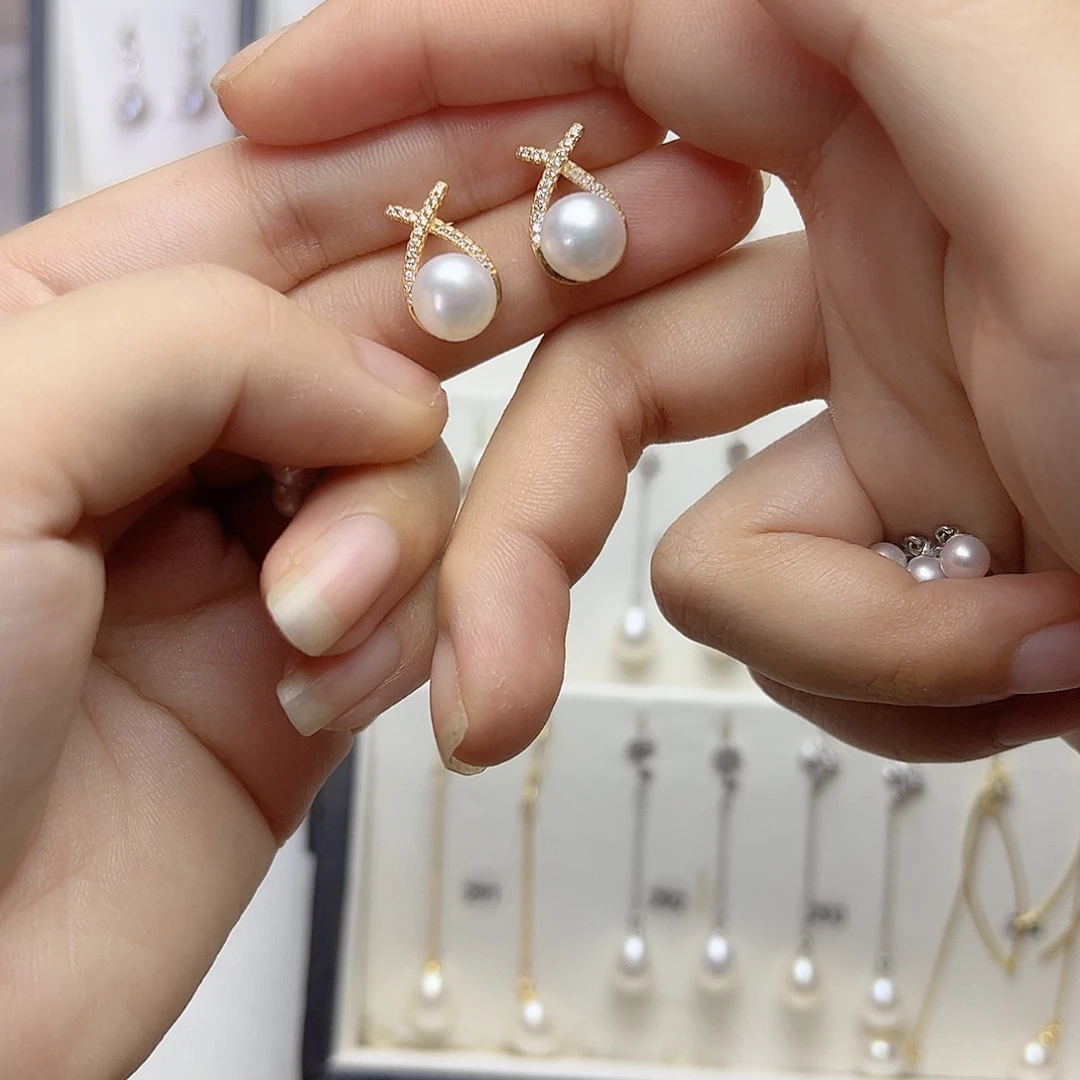 一***缘银S925镶嵌淡水珍珠耳饰