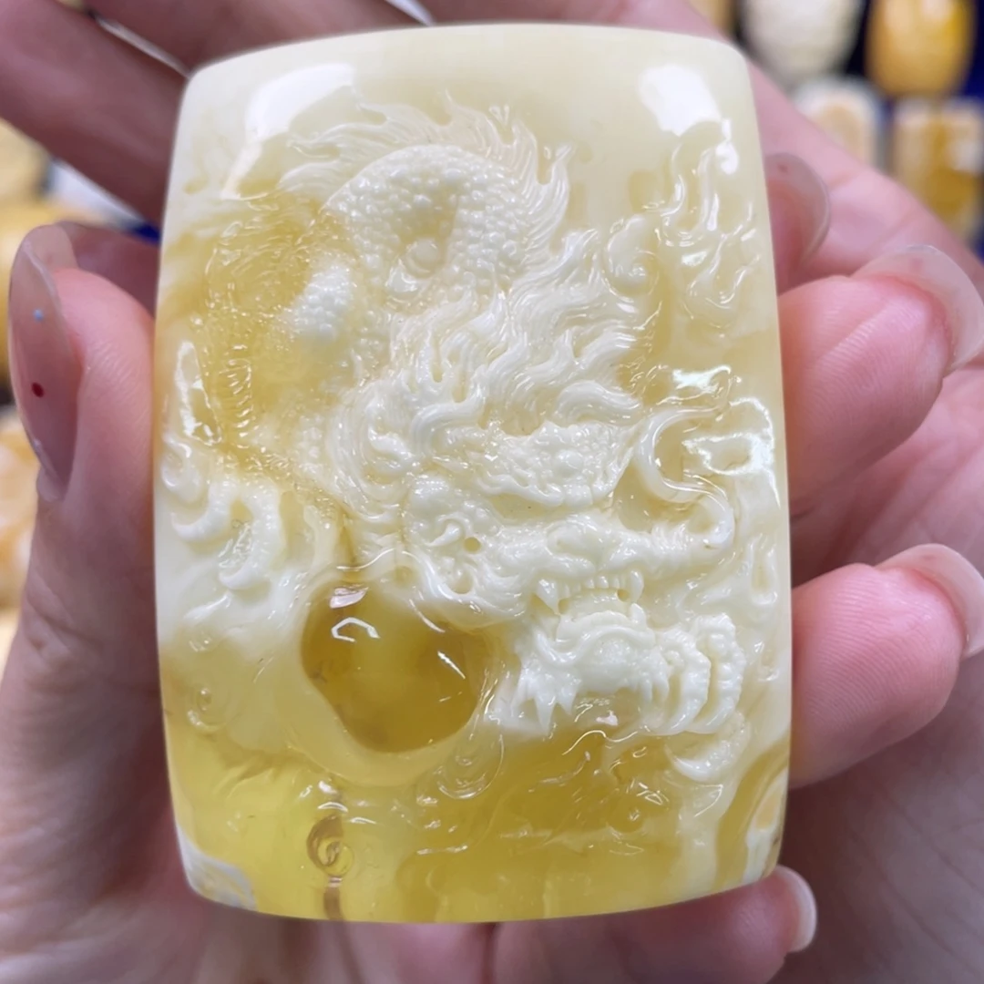 蜜蜡未镶嵌裸石琥珀蜜蜡雕刻件
