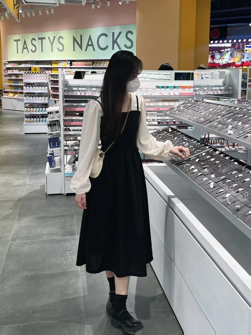 法式复古假两件方领连衣裙女春秋季新款温柔风甜美气质收腰长裙子