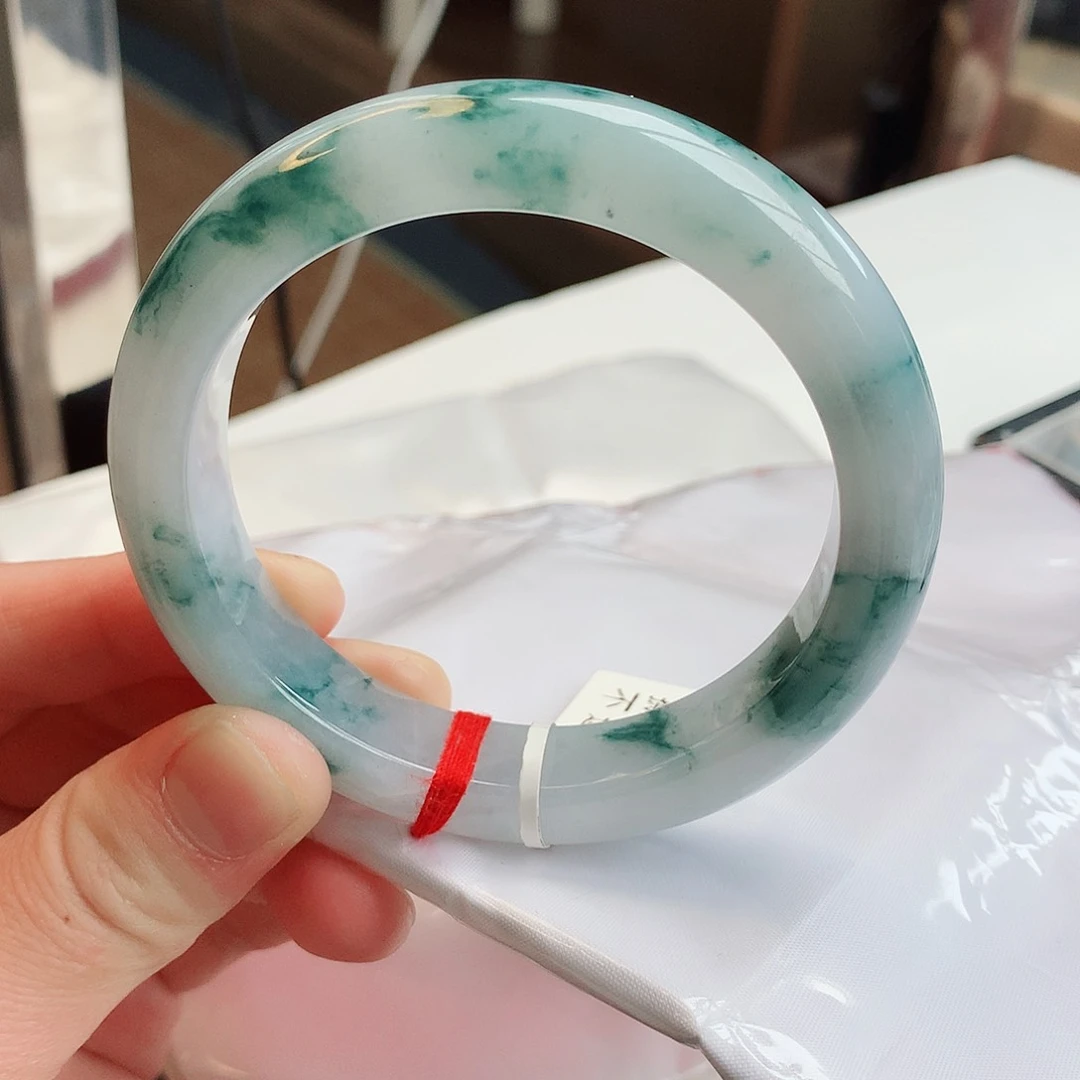 翡翠手镯未镶嵌天然翡翠A货