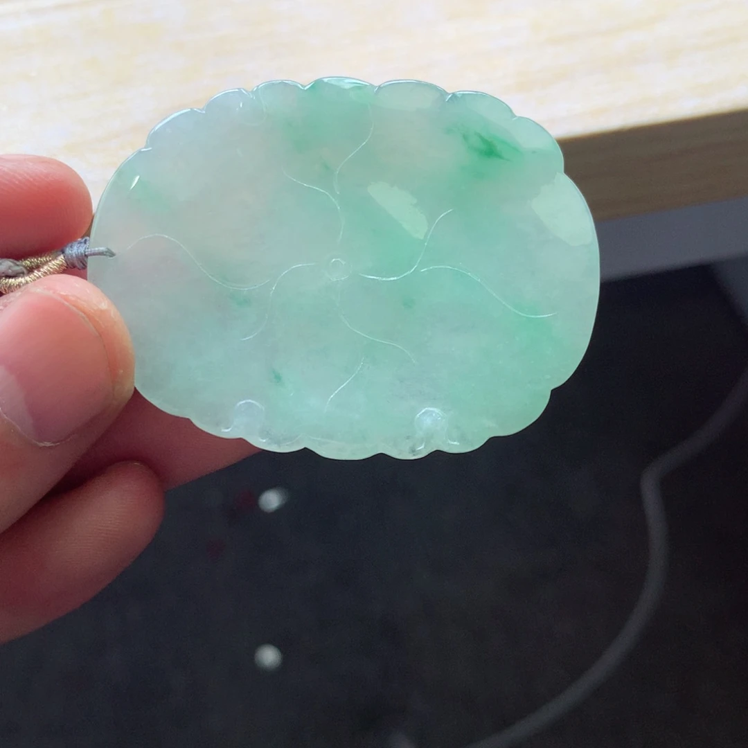 翡翠颈饰未镶嵌吊坠