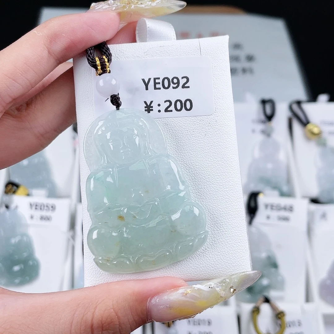 翡翠未镶嵌颈饰YE092