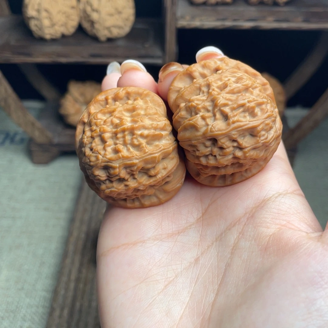 中***么文玩核桃吊坠白狮子42