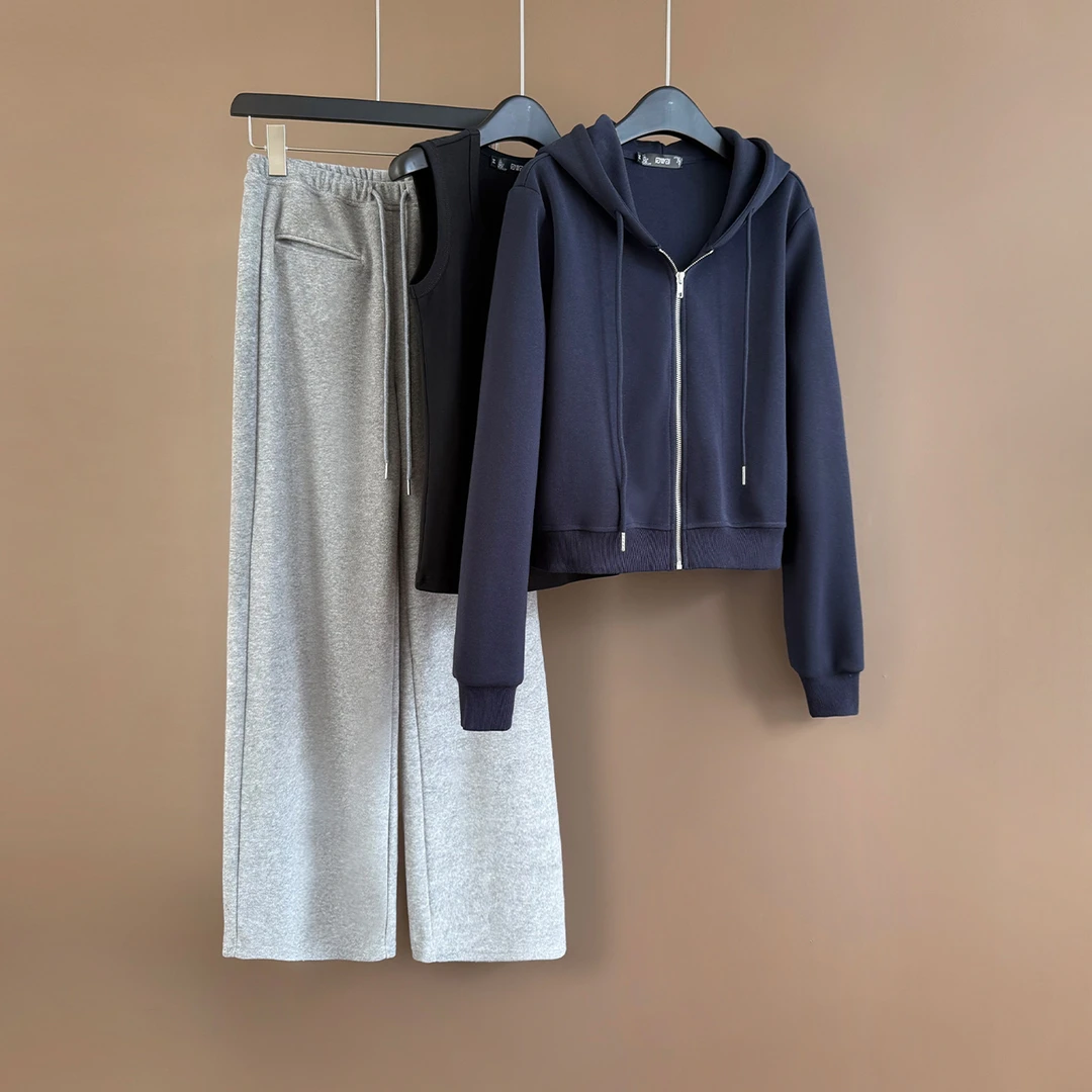 休闲运动套装秋季新款纯色连帽短款卫衣内搭黑色背心阔腿裤三件套