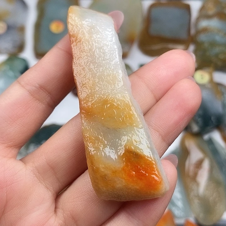颈饰未镶嵌翡翠天然