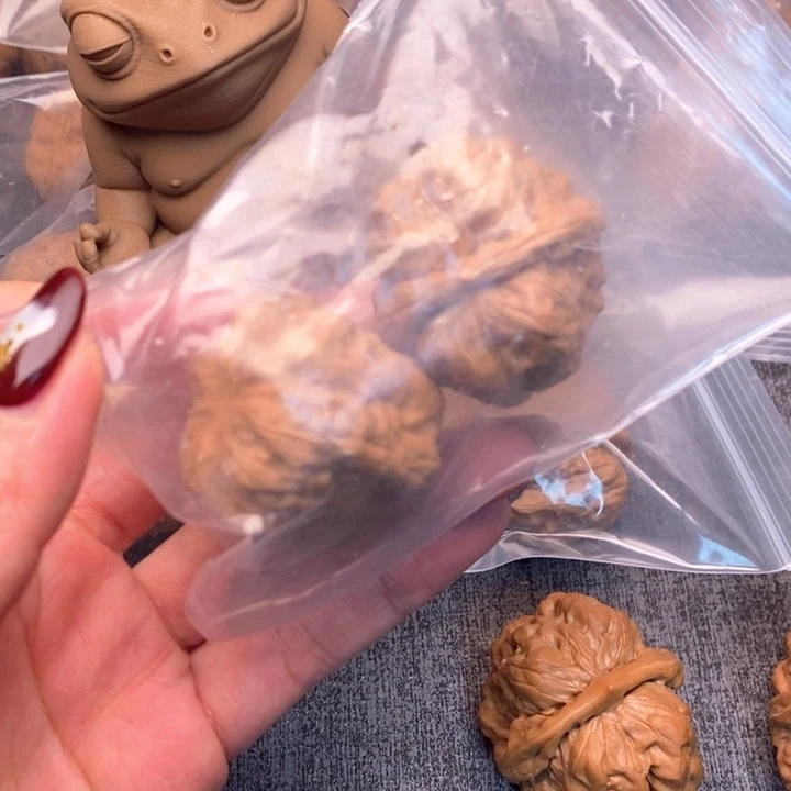 S***F文玩核桃把件随机送