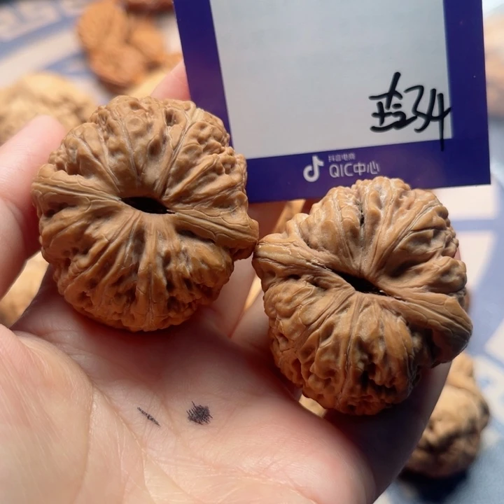 文玩核桃吊坠南****官文玩核桃把件34