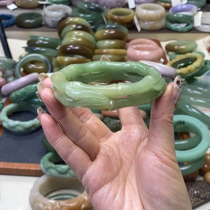 未镶嵌手镯石英质玉雨**晨