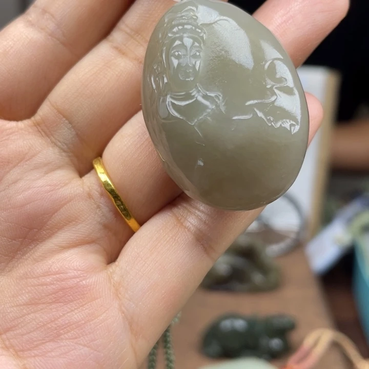 和田玉未镶嵌颈饰