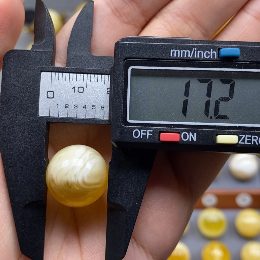 未镶嵌琥珀珠宝奇石