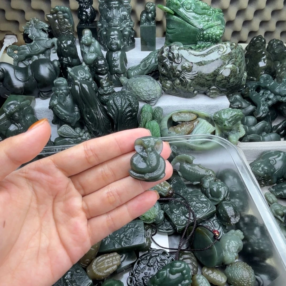 和田玉（糖玉）未镶嵌颈饰
