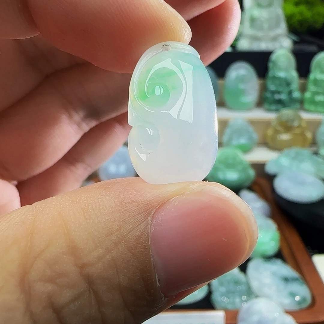 瑰***湖翡翠未镶嵌吊坠(不含链)