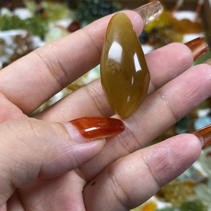 蛇纹石玉未镶嵌吊坠