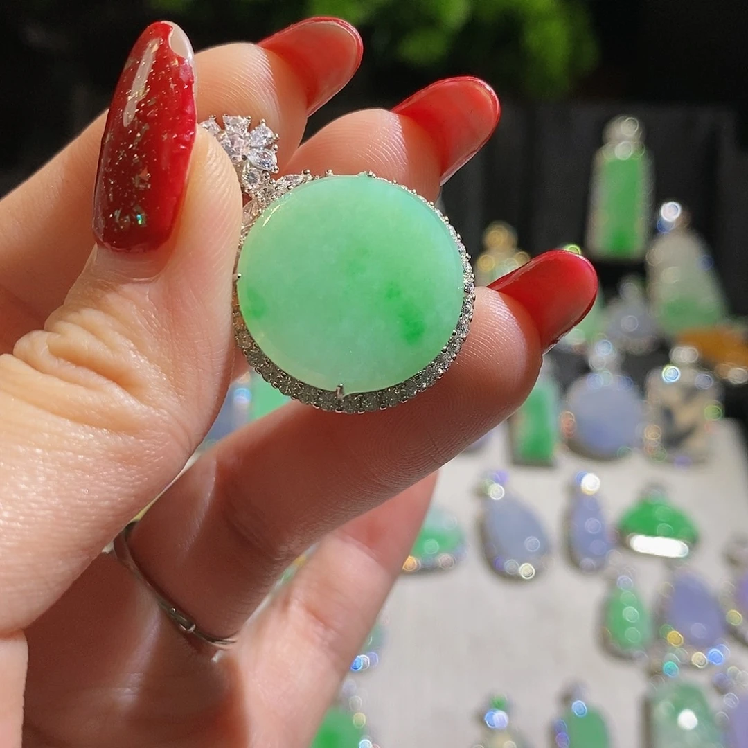 翡翠颈饰银S925镶嵌天然翡翠