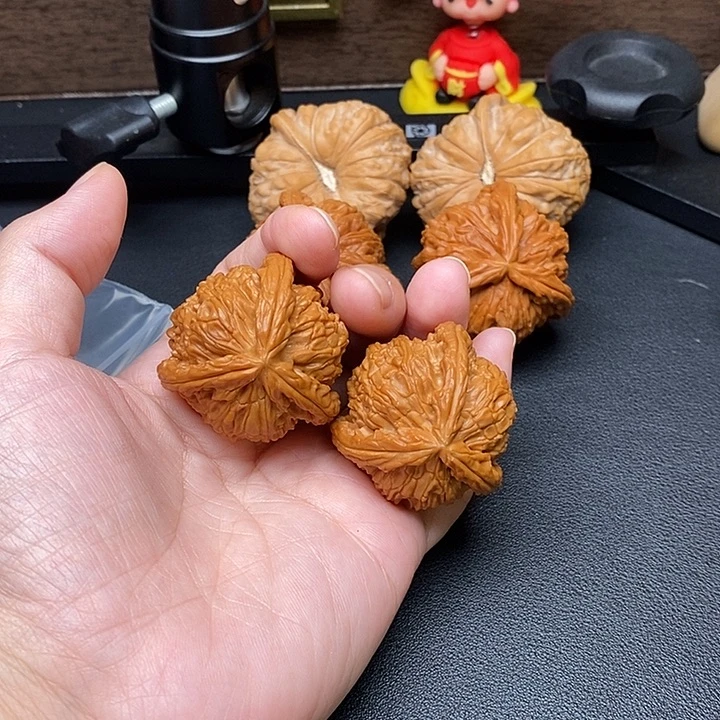 悠***文玩核桃把件白奔