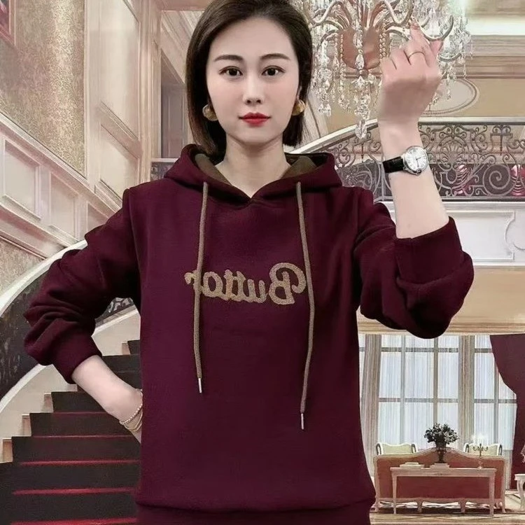 秋冬女士卫衣新款中年妈妈女装上衣加绒加厚洋气时尚宽松字母连帽