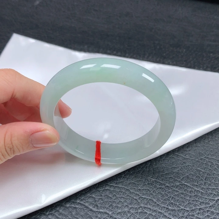 翡翠未镶嵌手镯