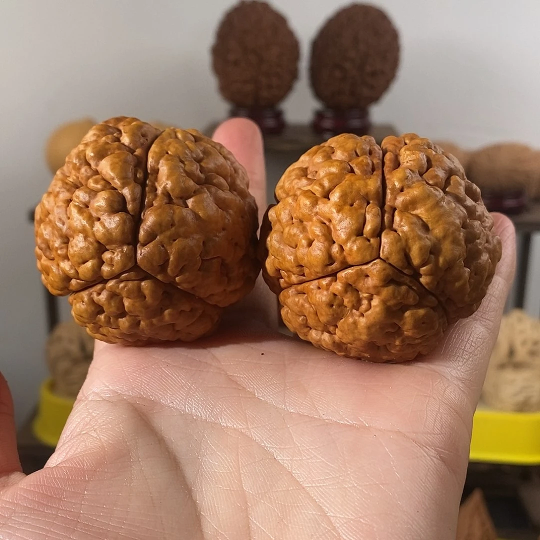 吊坠文玩核桃三瓣脑纹金刚爆肉4956