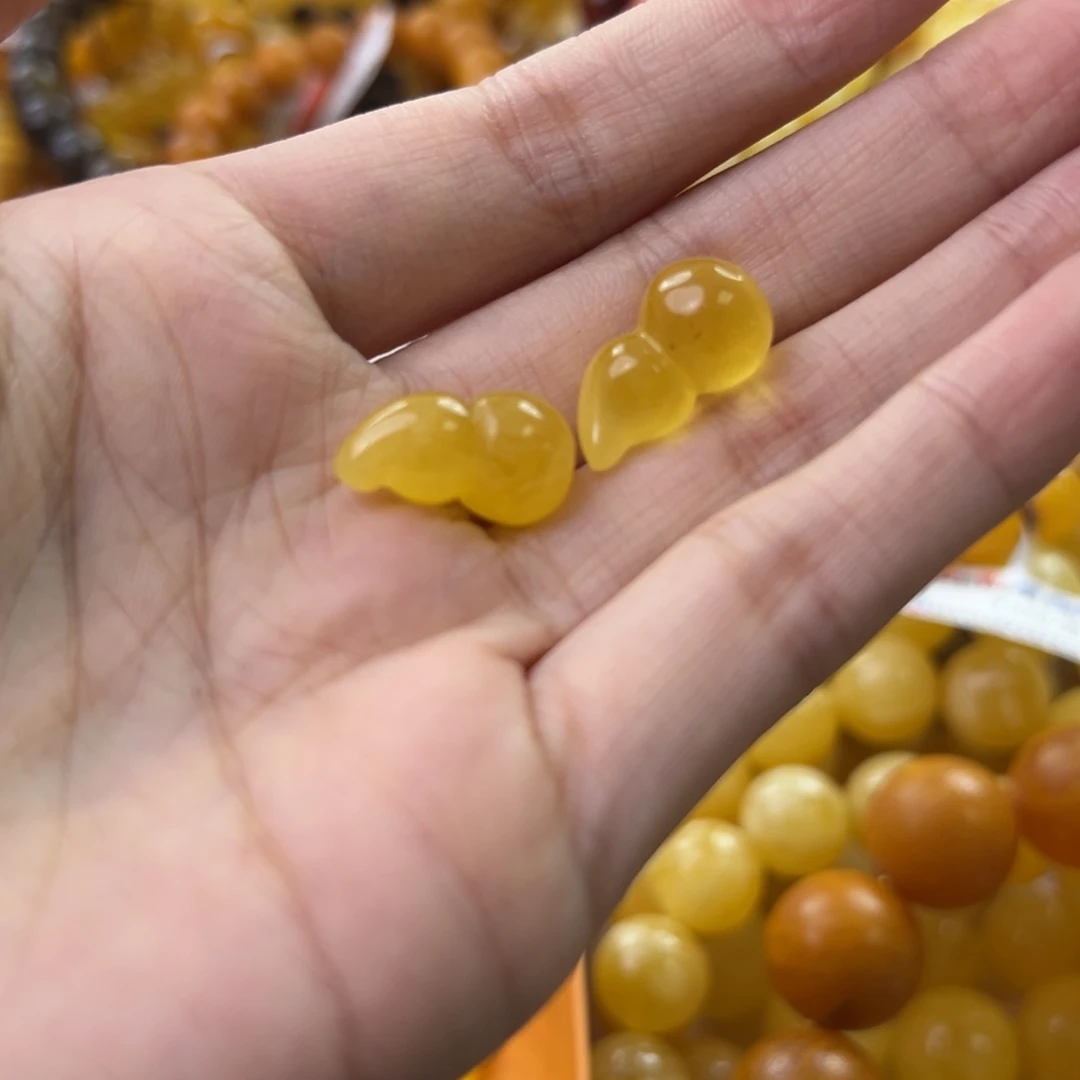 琥珀珠宝奇石未镶嵌