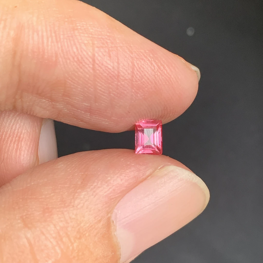 0.55马亨盖尖晶石