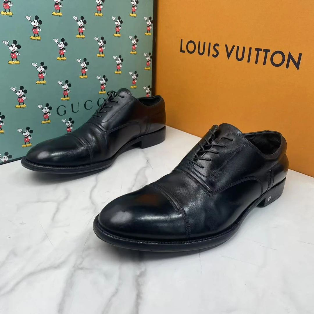 95新 LouisVuitton/路易威登 黑色皮面英伦风潮流舒适皮鞋/43码