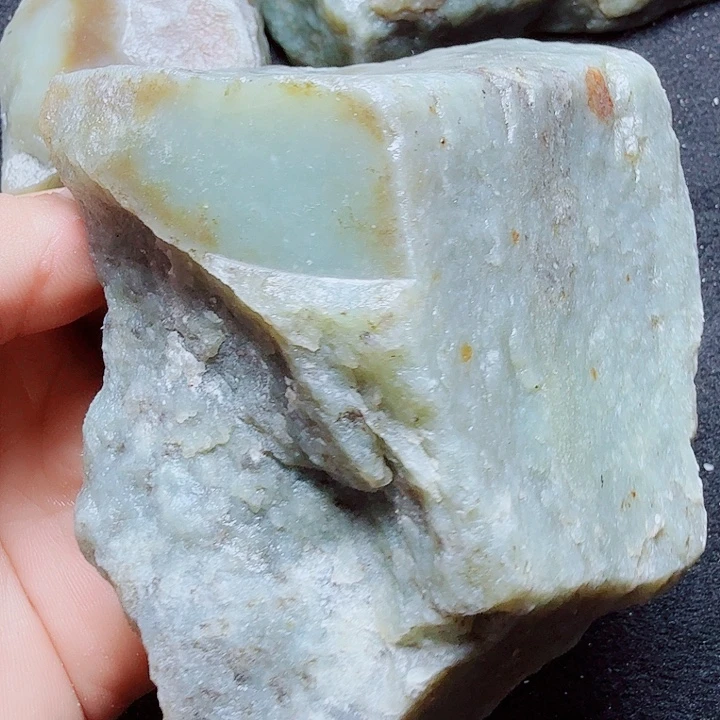未镶嵌和田玉（糖玉）珠宝半成品