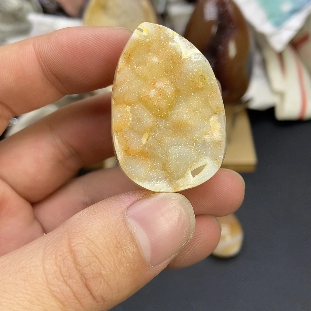 玛瑙/玉髓未镶嵌珠宝奇石