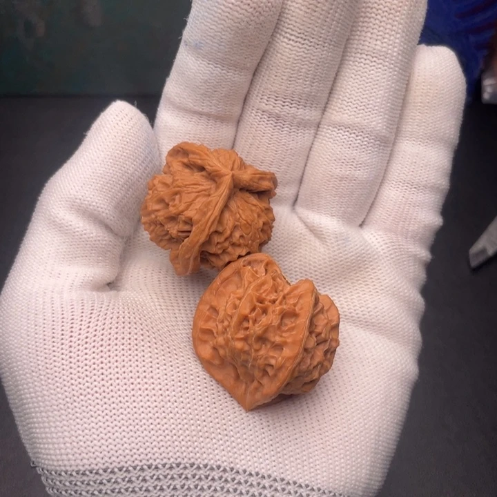 文玩核桃吊坠盘山