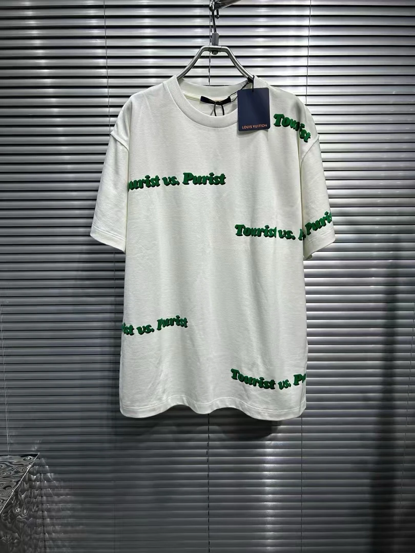未使用 LouisVuitton/路易威登 爆款满印绿色标语短袖/m码