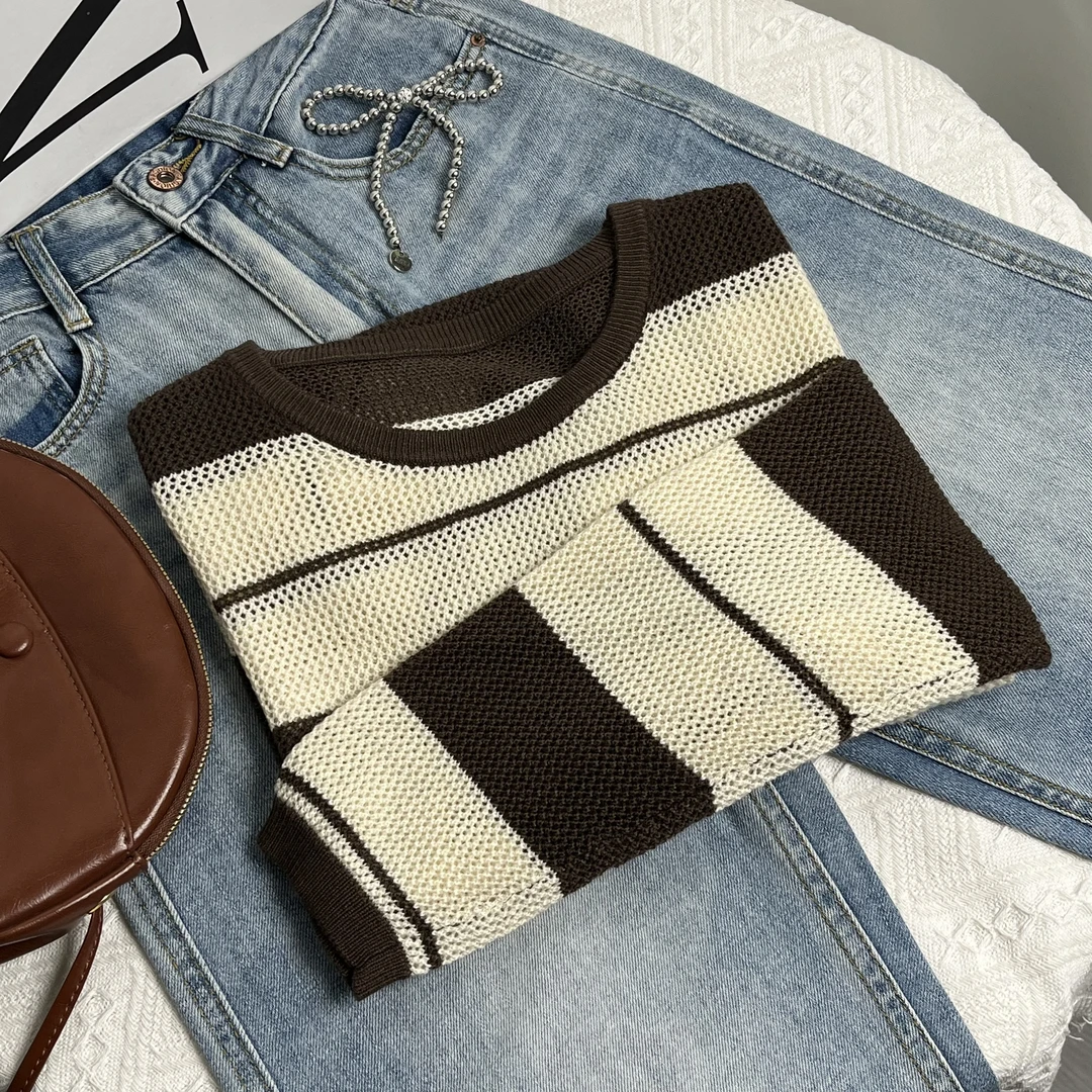 清-汤圆吖圆领镂空条纹字母款针织衫172349